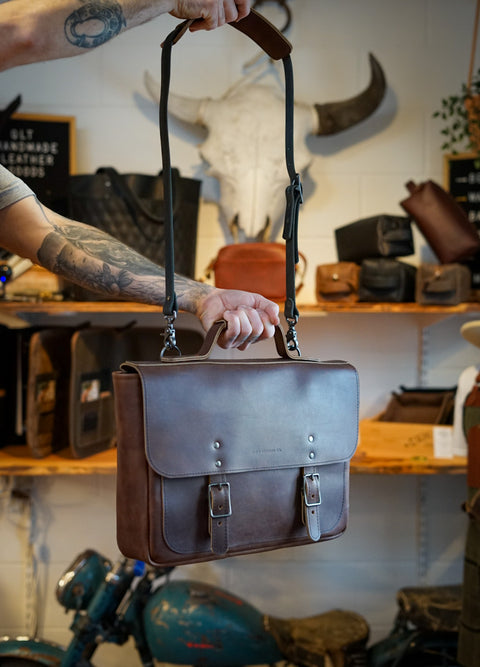 16" Messenger Bag (Dark Amber Harness)