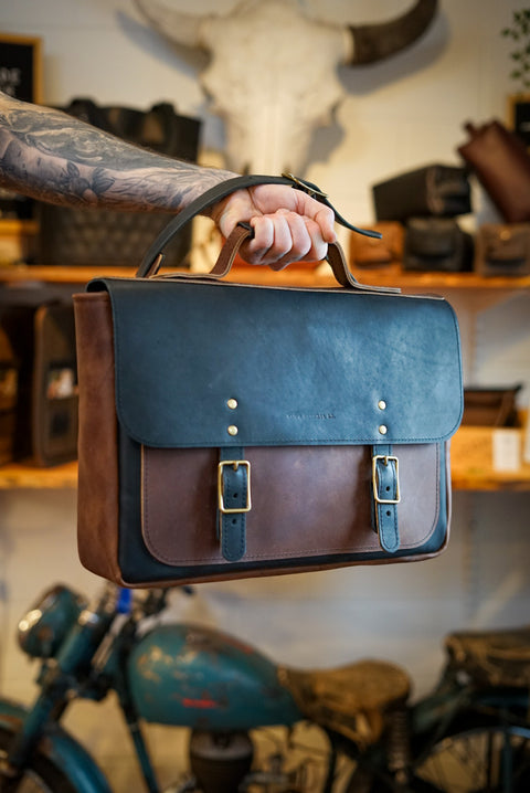 16" Messenger Bag (Two Tone: Dark Amber Harness + Flat Black Accents)