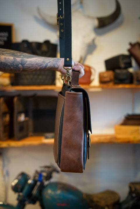 16" Messenger Bag (Two Tone: Dark Amber Harness + Flat Black Accents)