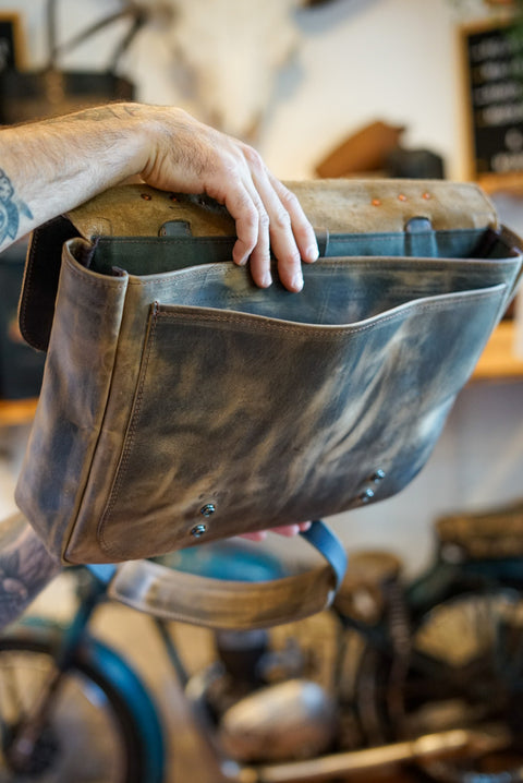 16" Messenger Bag (Hillbilly Sepia)