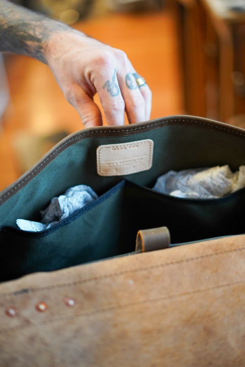 16" Messenger Bag (Water Buffalo: Brown)