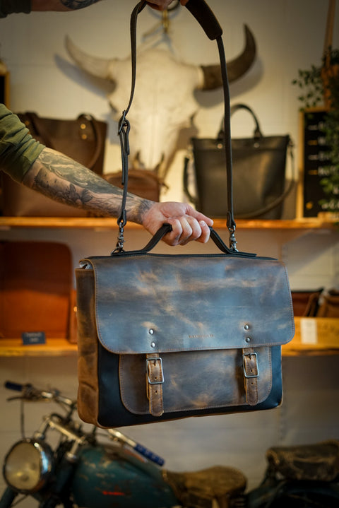 18" Messenger Bag (Two Tone: Bighorn Golden + Flat Black Accents)