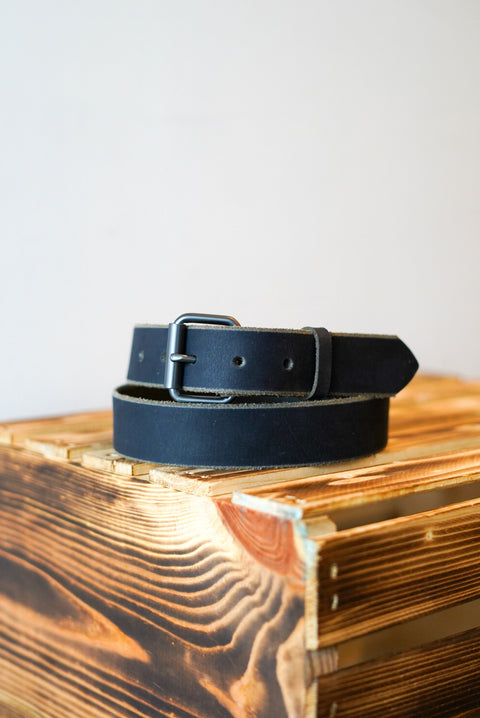 1 1/4" (Water Buffalo Belt: Black + Gunmetal Hardware)
