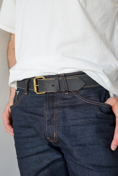 1.5" (Water Buffalo Belt: Black + Brushed Brass Hardware)