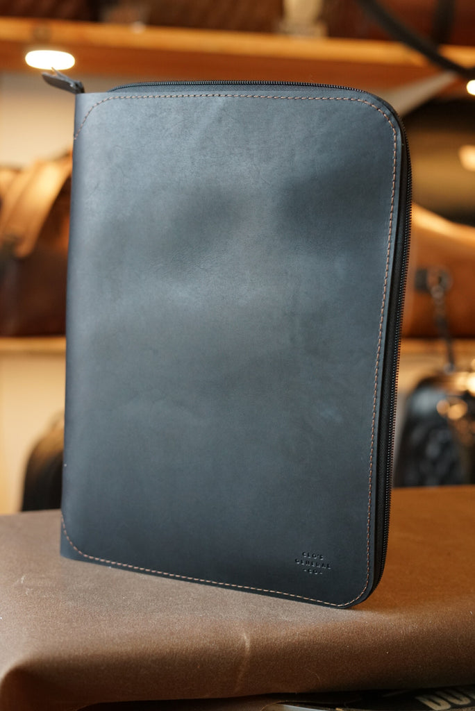 Padfolio (Two Tone: Flat Black + Oro Logger Brown)