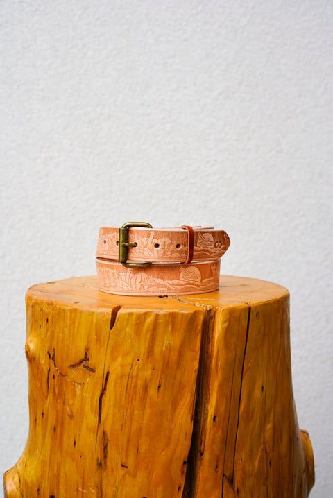 1.5" (Wildlife Embossed Veg Tan Belt + Standard Brass Buckle)
