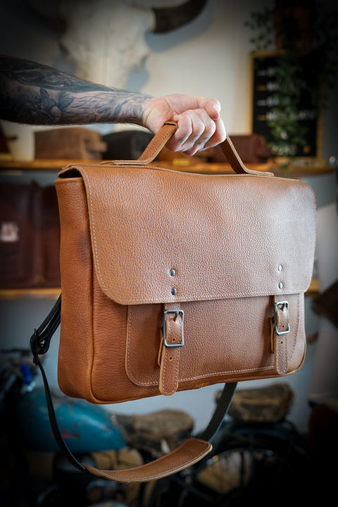 18" Messenger Bag ("Pebbled Canyon Tan")