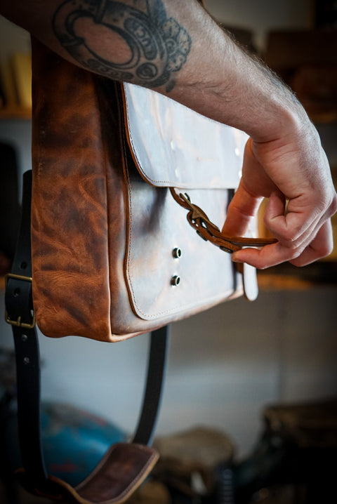 16" Messenger Bag ("Hardtimes" Brown)