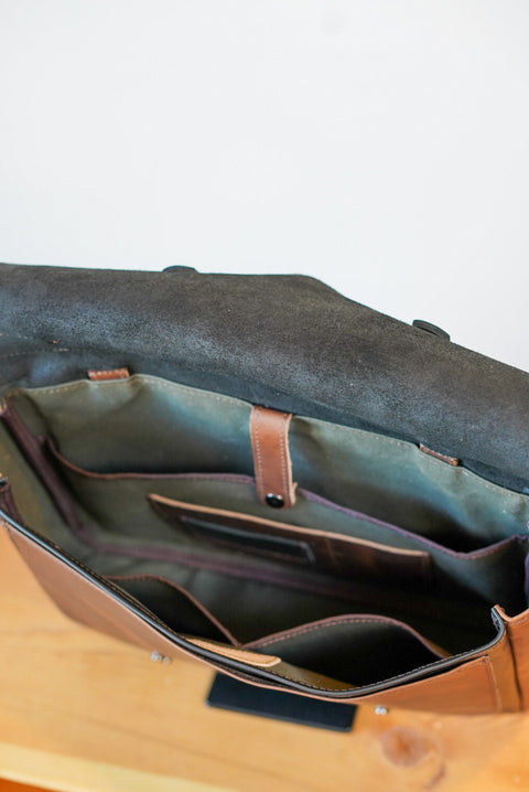 16" Messenger Bag (Two Tone: Cigar Black + Cinnamon Brown)