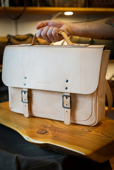 16" Messenger Bag (Natural Veg Tan)