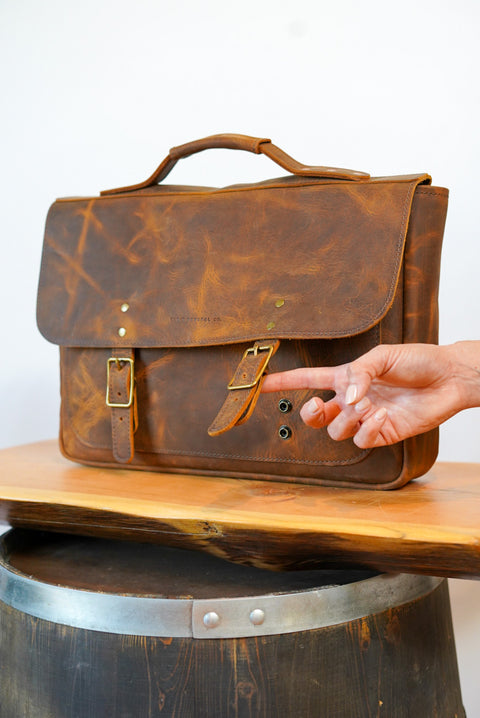 16" Messenger Bag (Old Soul Tobacco)