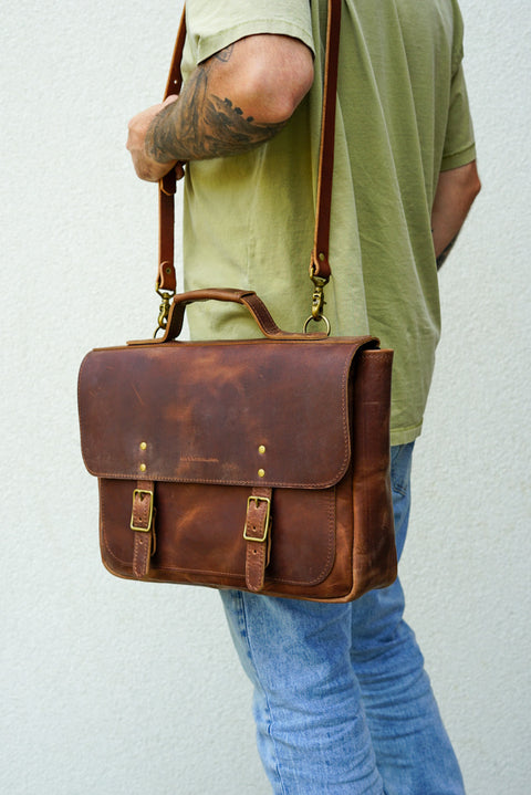 16" Messenger Bag (Walnut Brown)