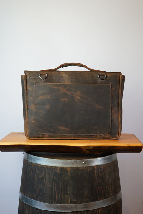 18" Messenger Bag (Bourbon Brown)