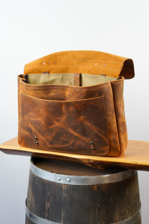 18" Messenger Bag (Old Soul Tobacco)