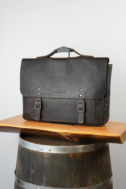 18" Messenger Bag (Pebbled Malbec)