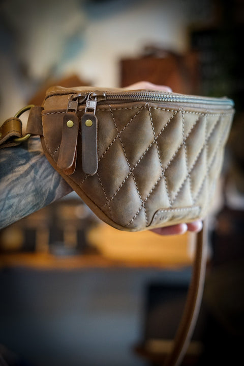 Fanny Pack: (Diamond Stitch "Crazyhorse" Brown)