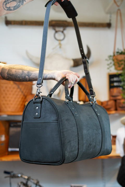 Overnighter Duffle (Nubuck Onyx)