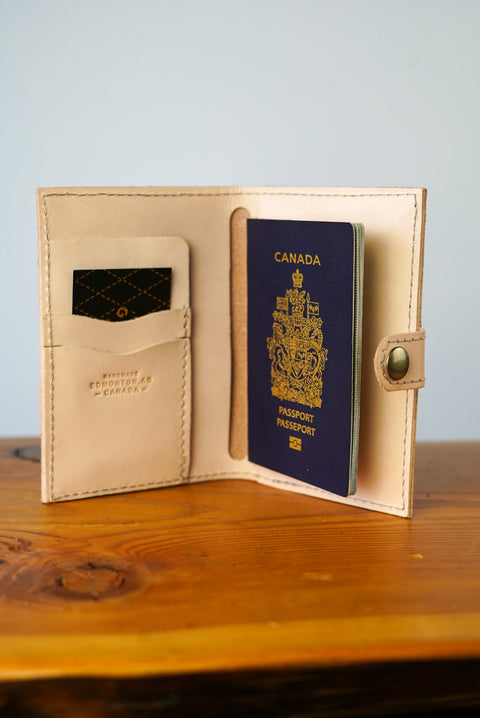 Passport Wallet (Natural Veg Tan)