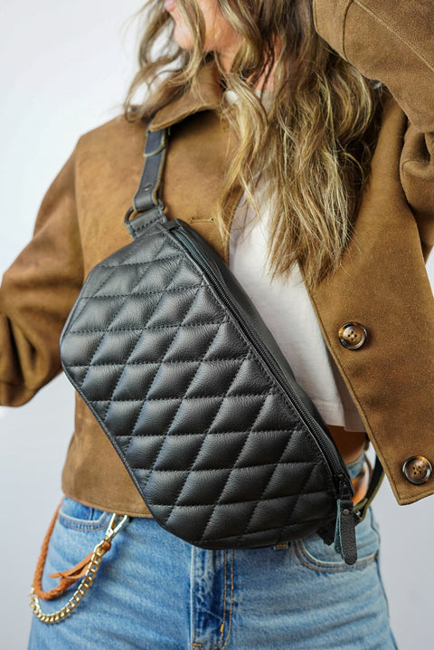 (NEW!) XL Diamond Stitch: Crossbody Bag (Black)