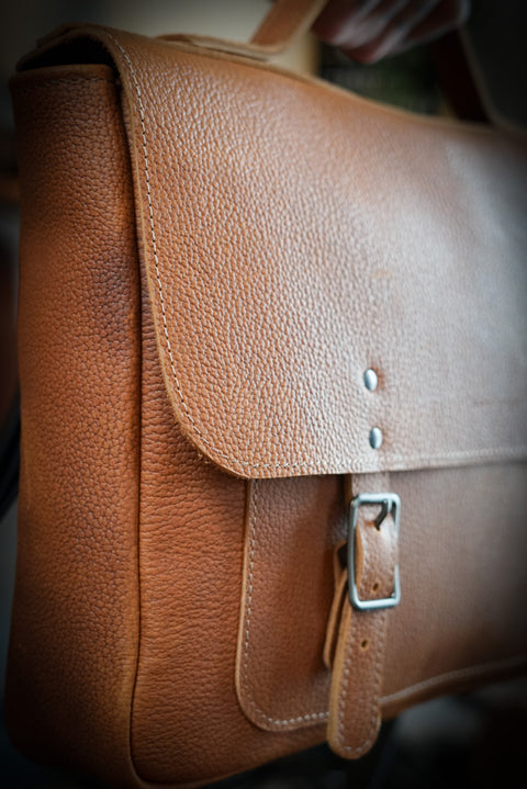 18" Messenger Bag ("Pebbled Canyon Tan")